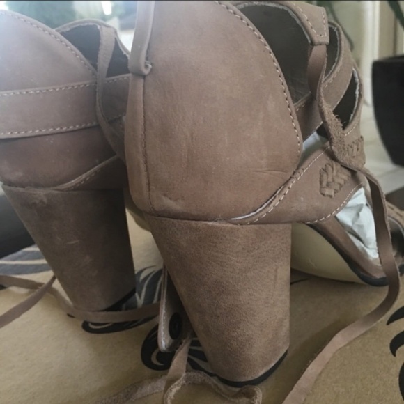 Union of Angels strappy heels - Picture 3 of 5